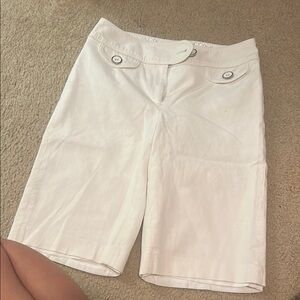 White House Black Market White Bermuda Shorts Tailored 97% Cotton 3% spandex